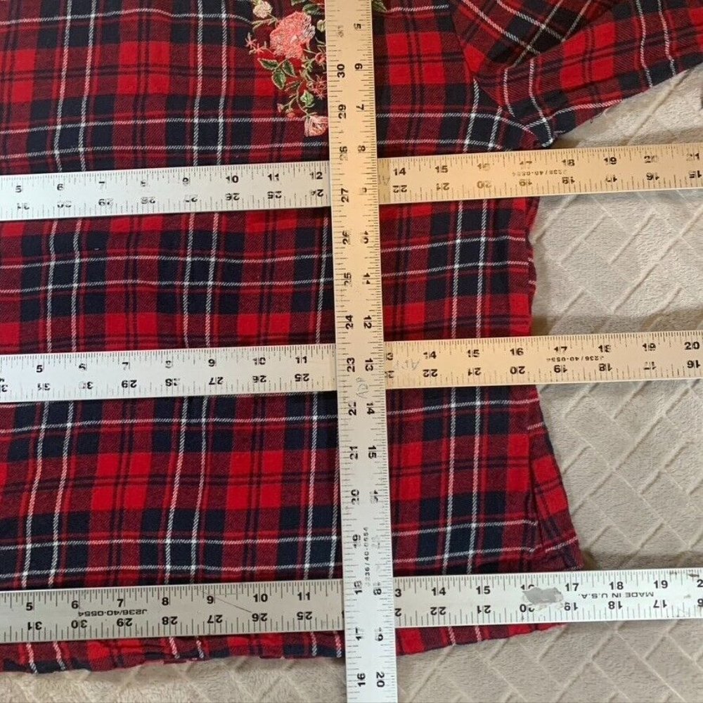 Womens Medium Plaid Flannel Shirt Long Flare Sleeve Floral Embroidered Christmas - Picture 9 of 12